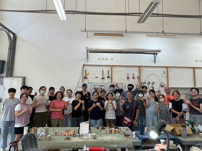 青銀樂齡藝術工作坊~「手作時光・纏花工藝」成果心得圖片