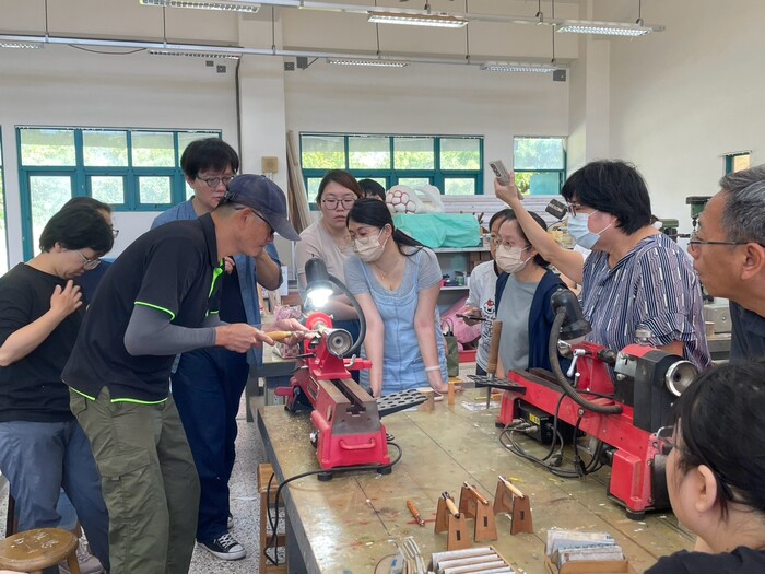 青銀樂齡藝術工作坊~「手作時光・纏花工藝」成果心得圖片